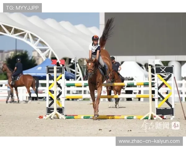 荷兰马术队在巴黎奥运会障碍赛团体决赛中获得第五名,展现强大实力。 荷兰马术队在巴黎奥运会障碍赛团体决赛中获得第五名,展现强大实力。